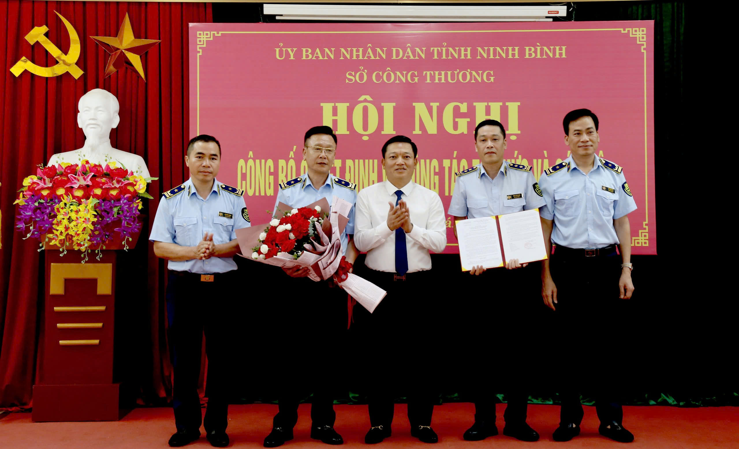 Công bố quyết định thành lập Chi cục QLTT trực thuộc Sở Công thương tỉnh Ninh Bình