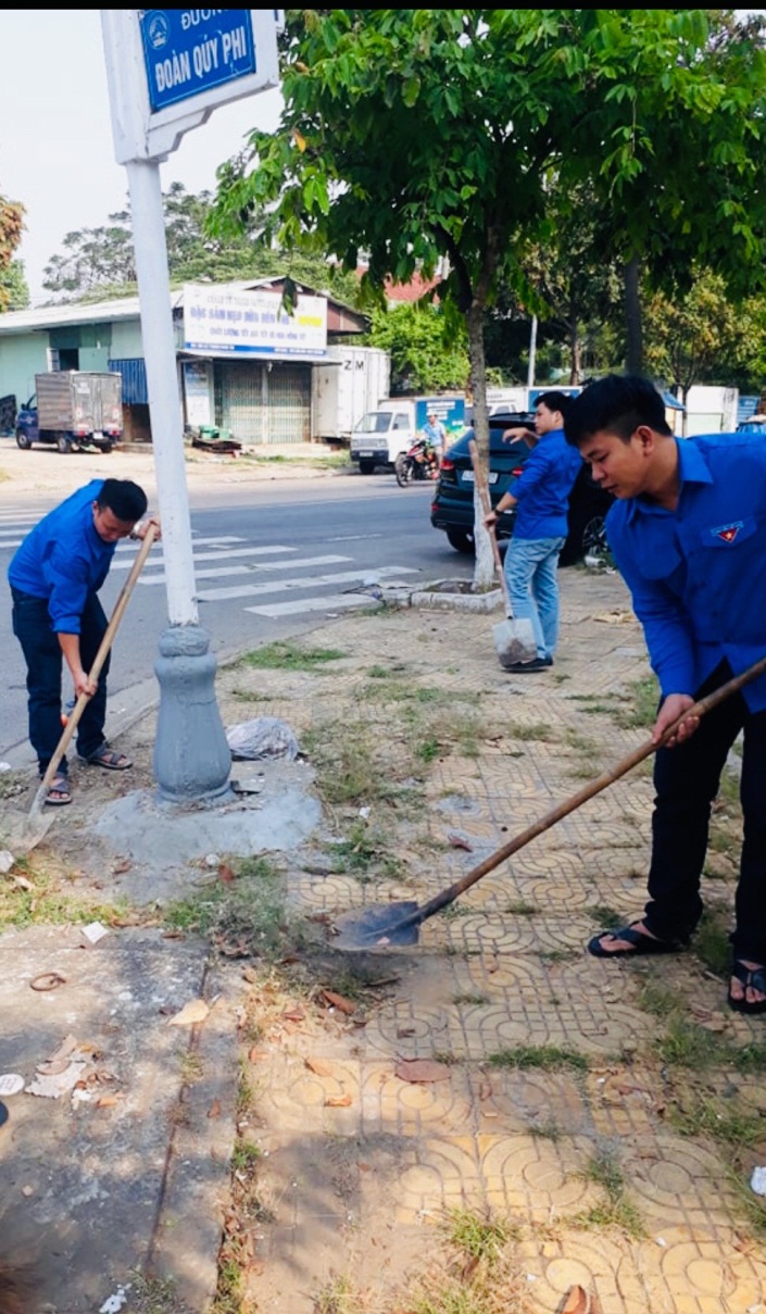 Dọn dẹp vệ sinh môi trường là một hoạt động rất quan trọng đối với sức khỏe của chúng ta. Chúng tôi có những hình ảnh về hoạt động dọn dẹp, vệ sinh môi trường để bạn cảm nhận được sự cần thiết và tác động tích cực của nó đến cuộc sống.